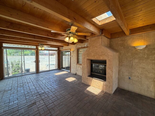 Building Photo - 2,800Sq Foot, 5 Bedroom Single Story Home Available Near Eubank Blvd NE & Copper Ave NE!