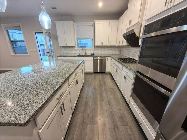 Building Photo - 3328 Hidden Valley Cir