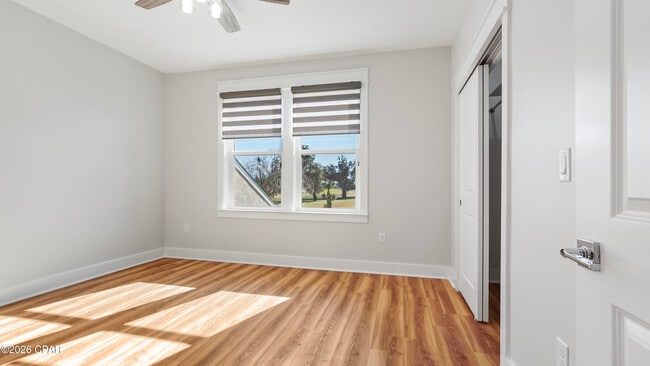 Building Photo - 1719 Country Club Dr