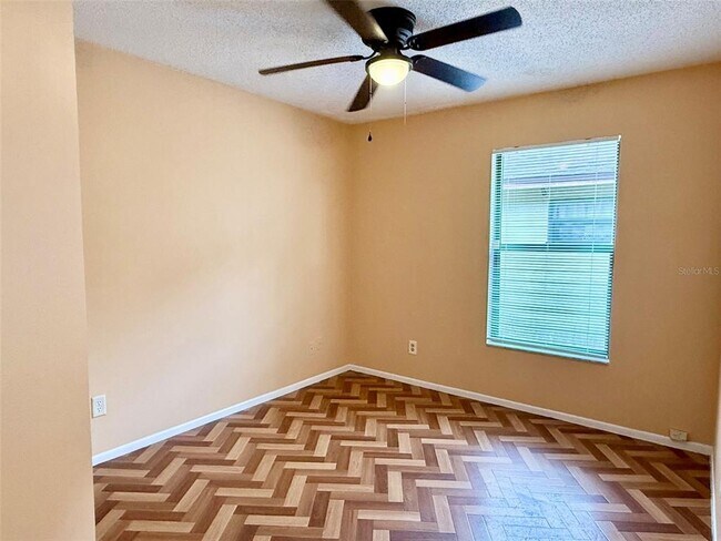Building Photo - 1215 Creekbottom Cir