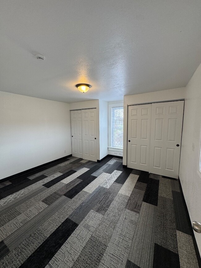 Building Photo - 1014 N 5th St