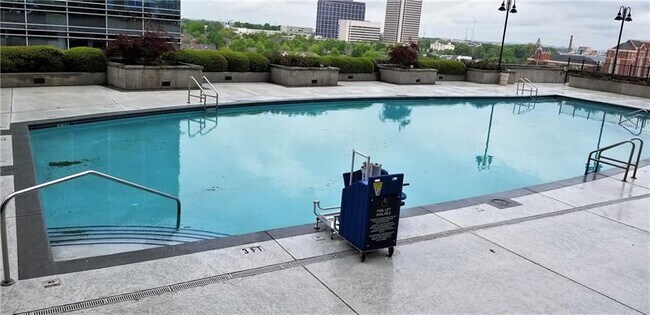 Building Photo - 400 W Peachtree St NW