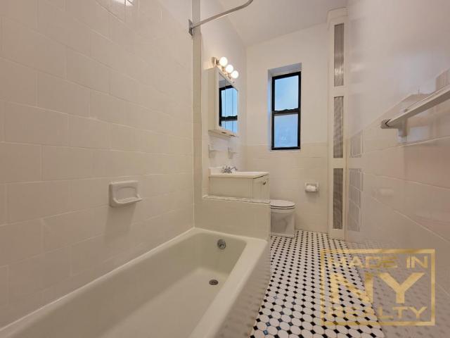 Building Photo - 1 bedroom in ASTORIA NY 11106