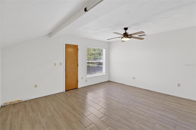 Building Photo - 15047 Woodbury Rd