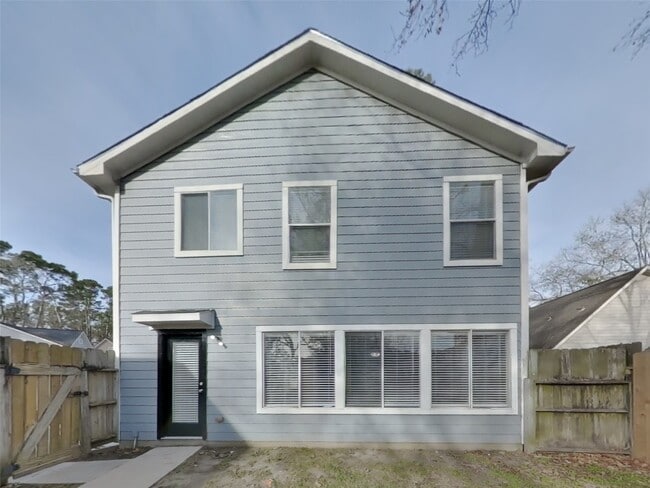 Building Photo - 21899 Pinewilde Ct