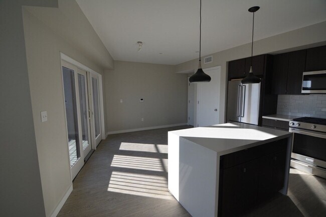 Building Photo - 120 Savin Hill Ave