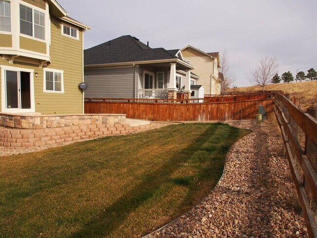 Building Photo - The Meadows Deceptively Spacious w/3BD plus Large Loft! Available Now.