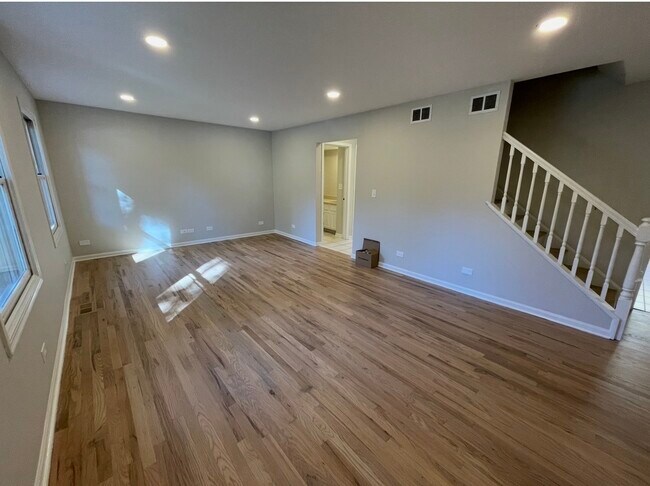 Building Photo - 1703 Winnetka Rd