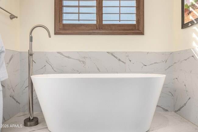 Building Photo - 1415 W Lavitt Ln