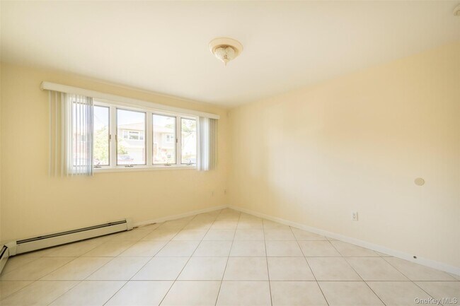 Building Photo - 11 7th St