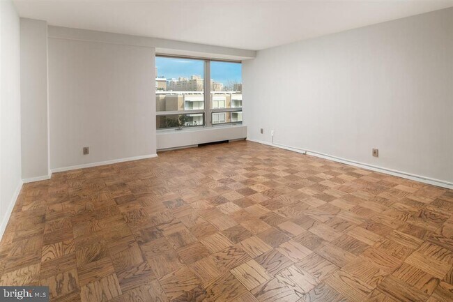 Building Photo - 1425 4th St SW