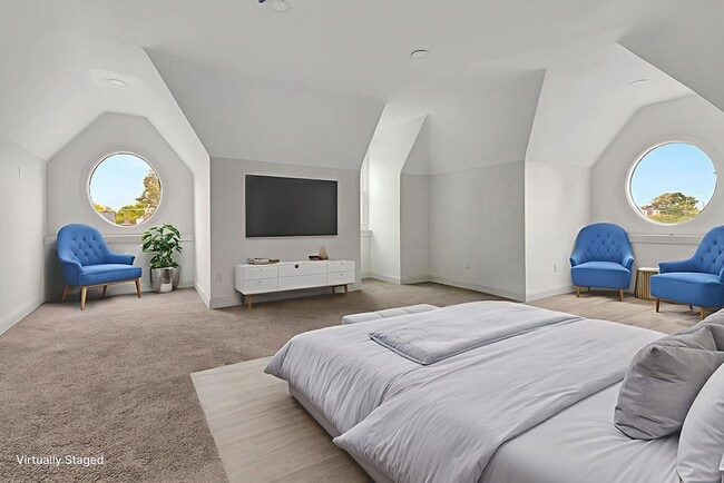Building Photo - Spacious Newly Renovated 5-Bedroom Home wi...