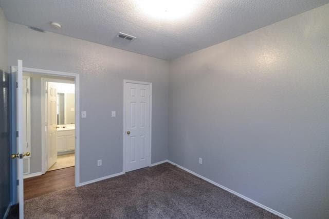Building Photo - 12661 Oakwood Cir