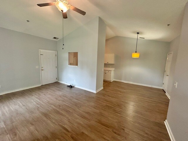 Building Photo - 3010 Winston Dr