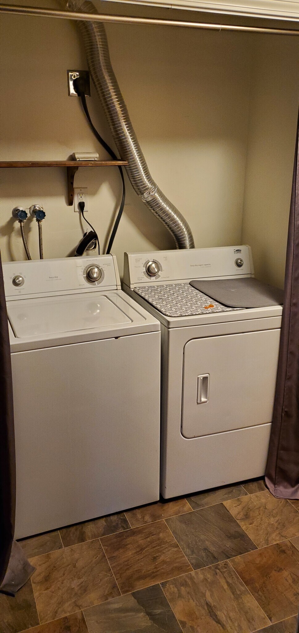 full size washer/dryer - 16534 Franklin Trl SE