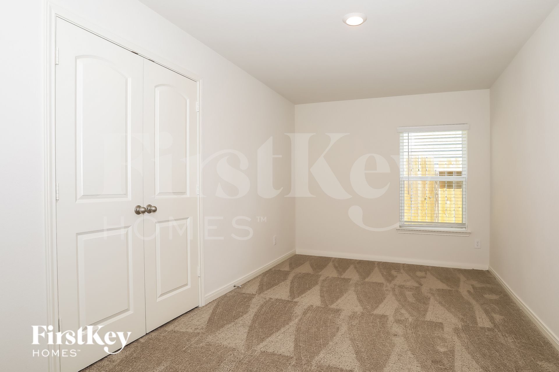 Building Photo - 26615 Ezemily Dr