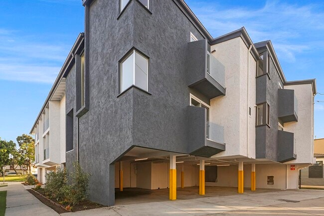 Building Photo - 1615 Electric Ave