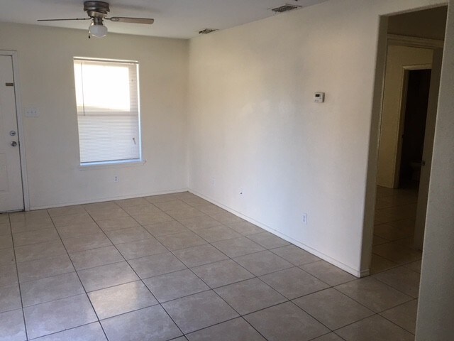 Building Photo - 405 Rockport St