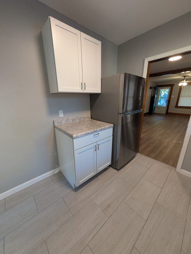 Building Photo - 2215 SW Hazelton Ct