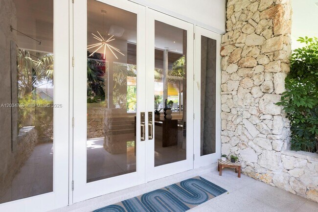 Building Photo - 5780 Las Palmas Dr