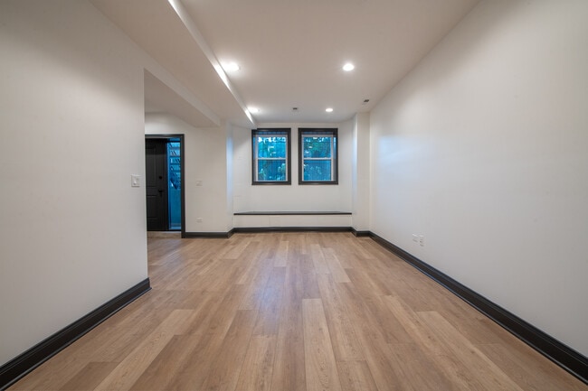 Building Photo - 28 N Throop St