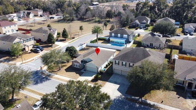 Building Photo - FOR RENT in Newberry 4 Bed, 2 bath corner home