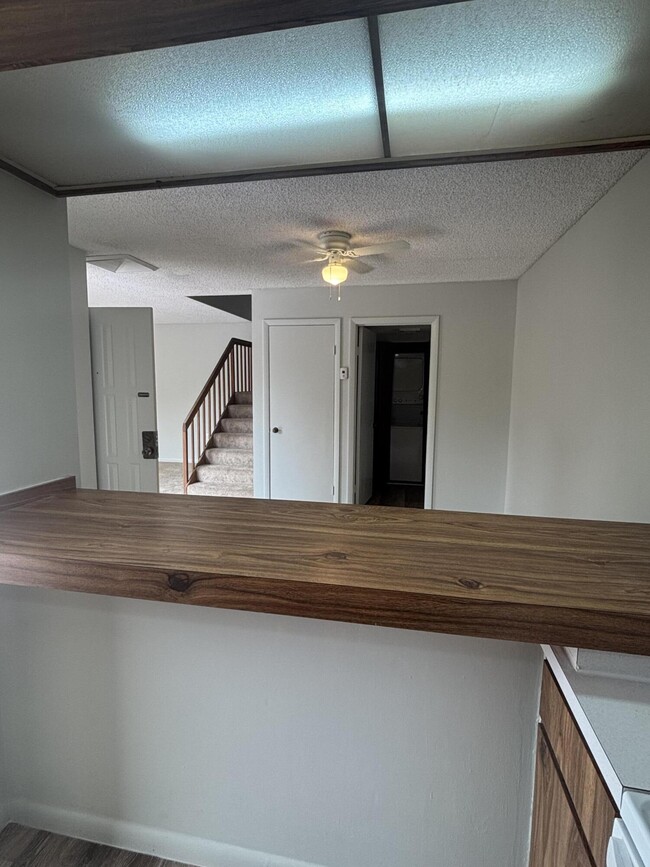 Building Photo - 1119 11th Ct