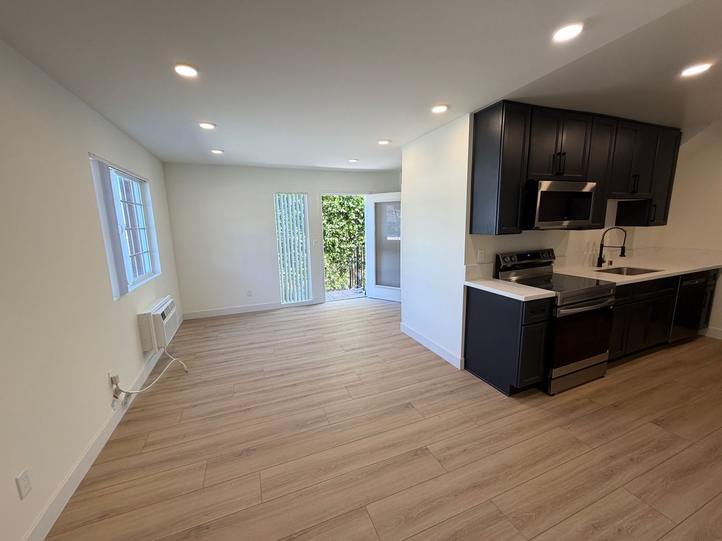 Building Photo - 1316 Venice Blvd.