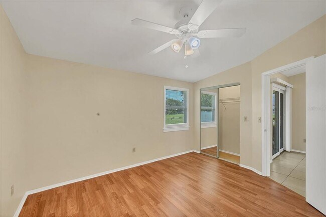 Building Photo - 5439 Kenwood Dr