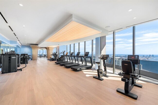 Building Photo - 1000 Brickell Plaza