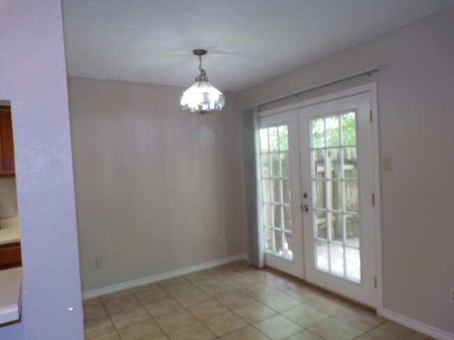 Building Photo - Andrews Properties (13306 Saddlebrook Trl)