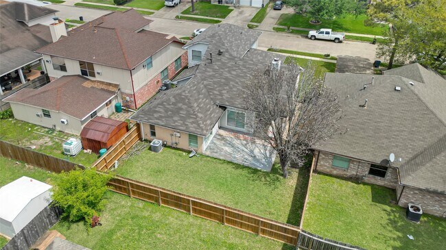 Building Photo - 12322 Meadow Ridge Dr