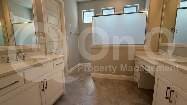 Building Photo - 3508 Covedale Blvd