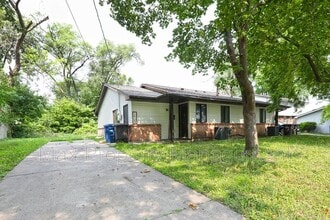 Building Photo - 1522 E 16th St