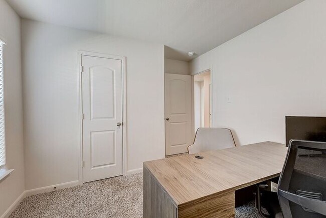 Building Photo - 135 Crimson Cir