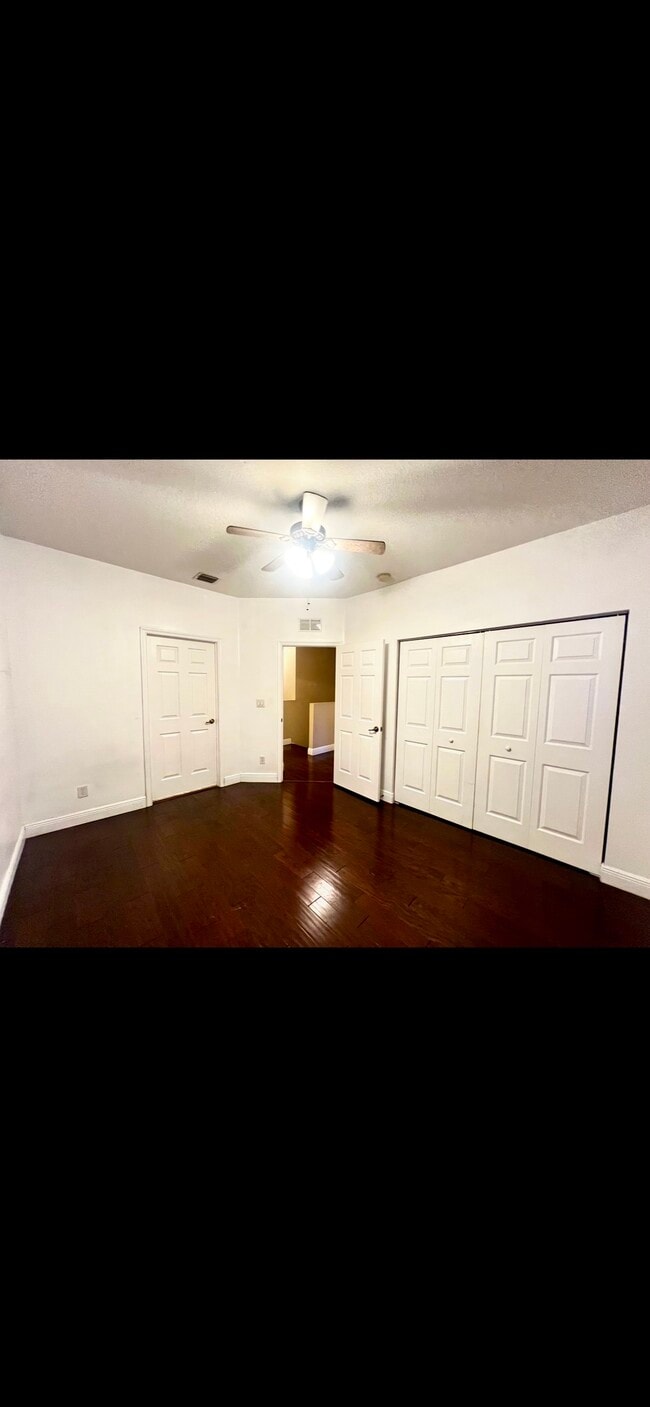 Building Photo - 3240 Fairway Cir