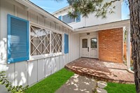 Building Photo - Spacious Playa Del Rey Traditional with Pr...