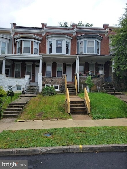 Building Photo - 2745 Mosher St