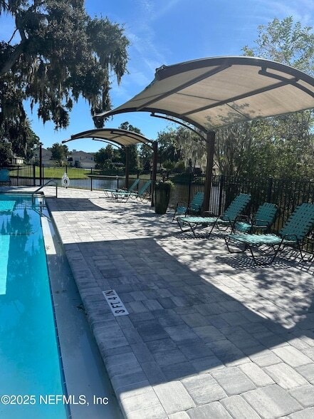 Building Photo - 133 Bermuda Ct