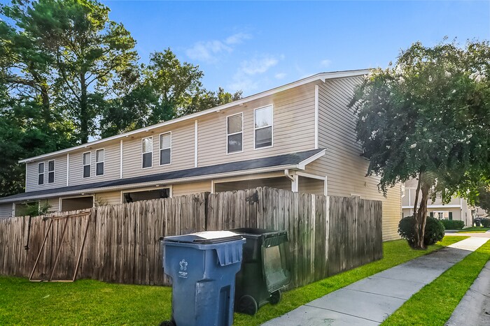 Building Photo - 1033 Lexi Ct