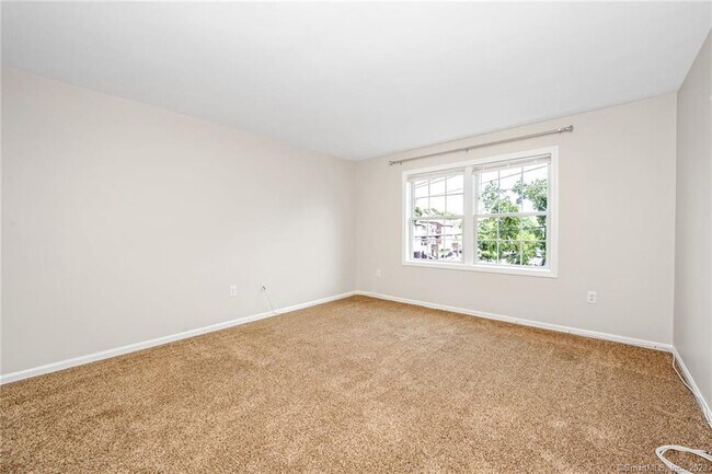 Building Photo - 28 3rd St