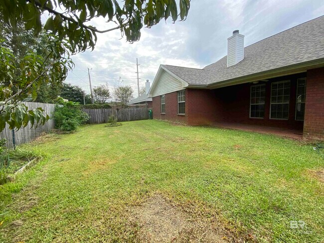 Building Photo - 8057 Deerwood Dr