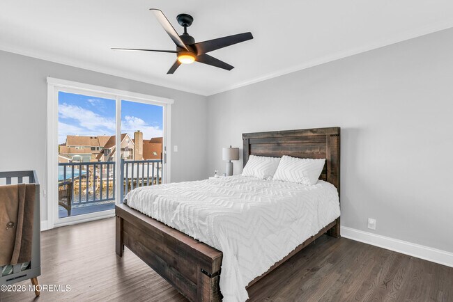 Building Photo - 3330 Windsor Ave