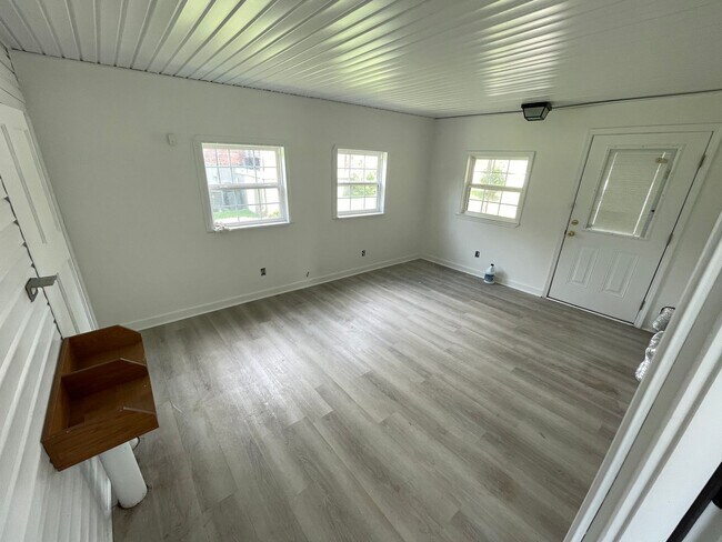 Building Photo - 130 Rockbridge Rd