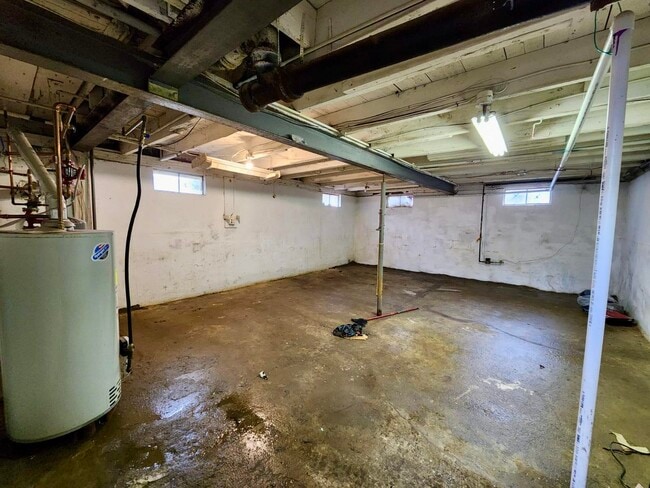 Building Photo - 57 Saratoga Ave