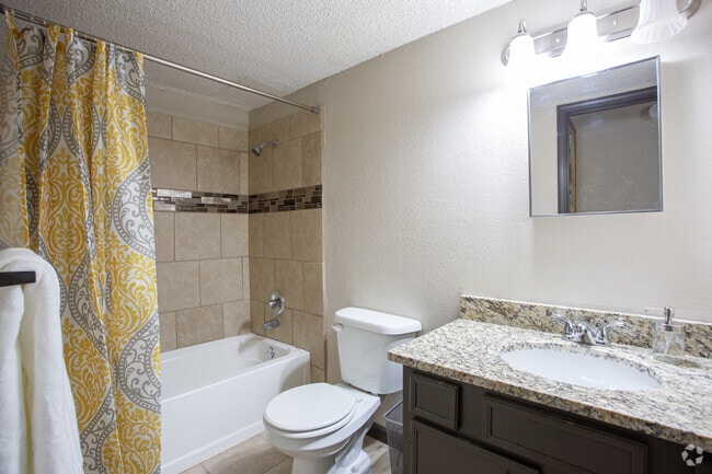 Bathroom 700 sq. ft. - Magnolia Lake Apartments