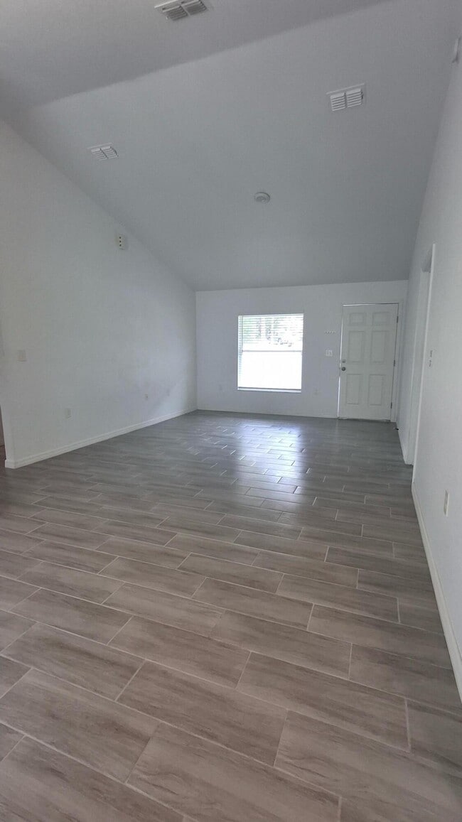 Building Photo - 19850 Eagle Dr