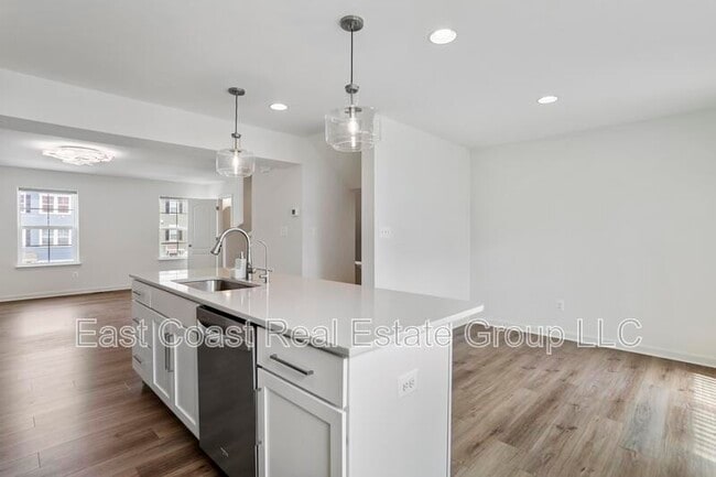 Building Photo - 40 Clifton Mnr