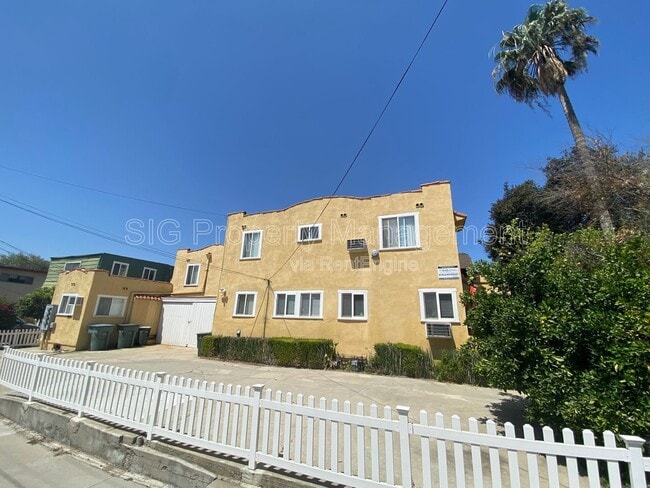 Building Photo - 1250 E Villa St