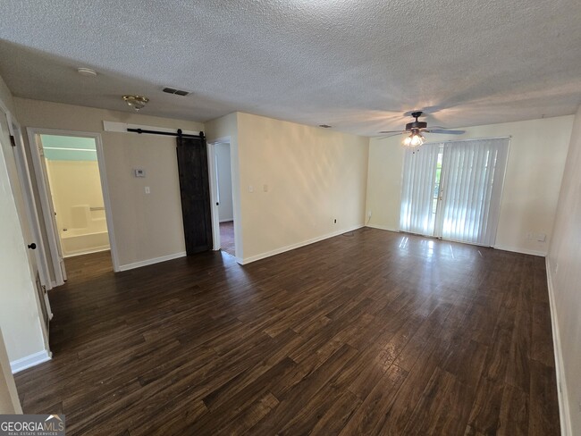 Building Photo - 412 S Ashley St